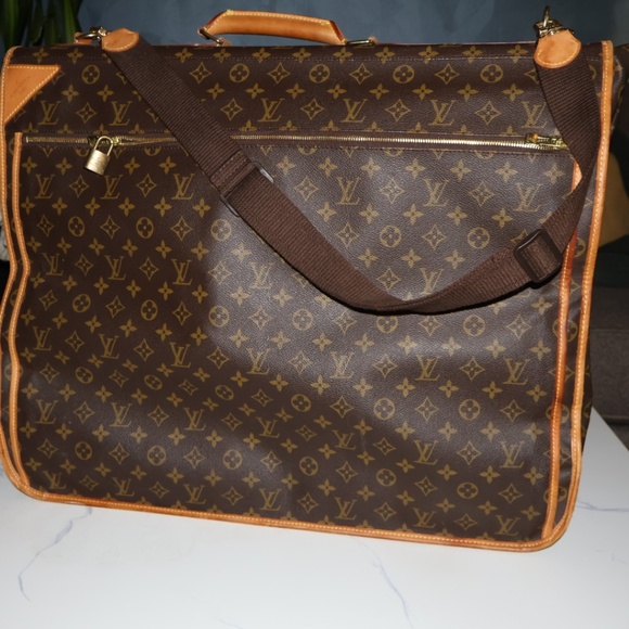 LV Travel Suit case - Picture 10 of 11